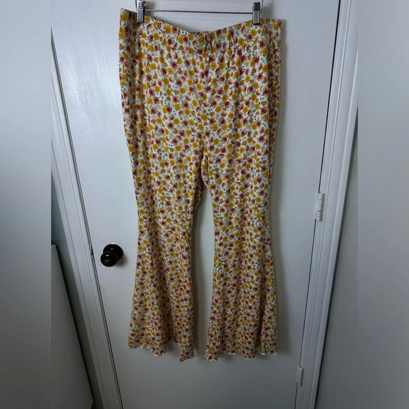 Festi Super Soft Slub Flare 70’s floral Leg Pants size 1X #1319 - Picture 4 of 9